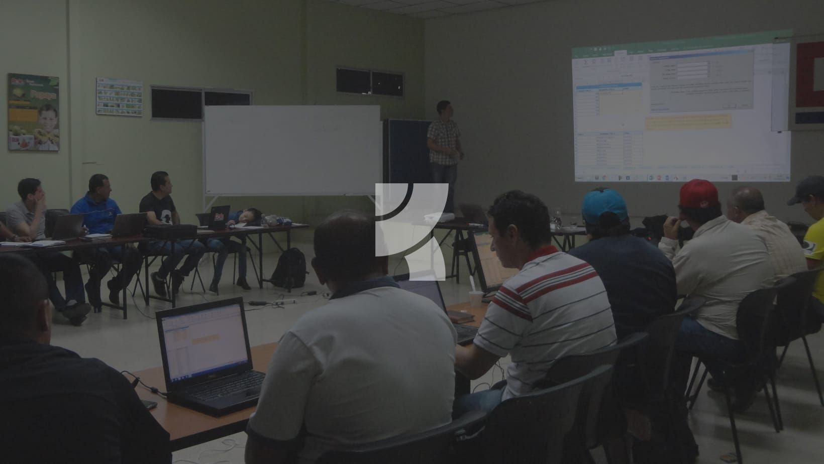 Raymundo Ycaza – Especialista en automatización de procesos